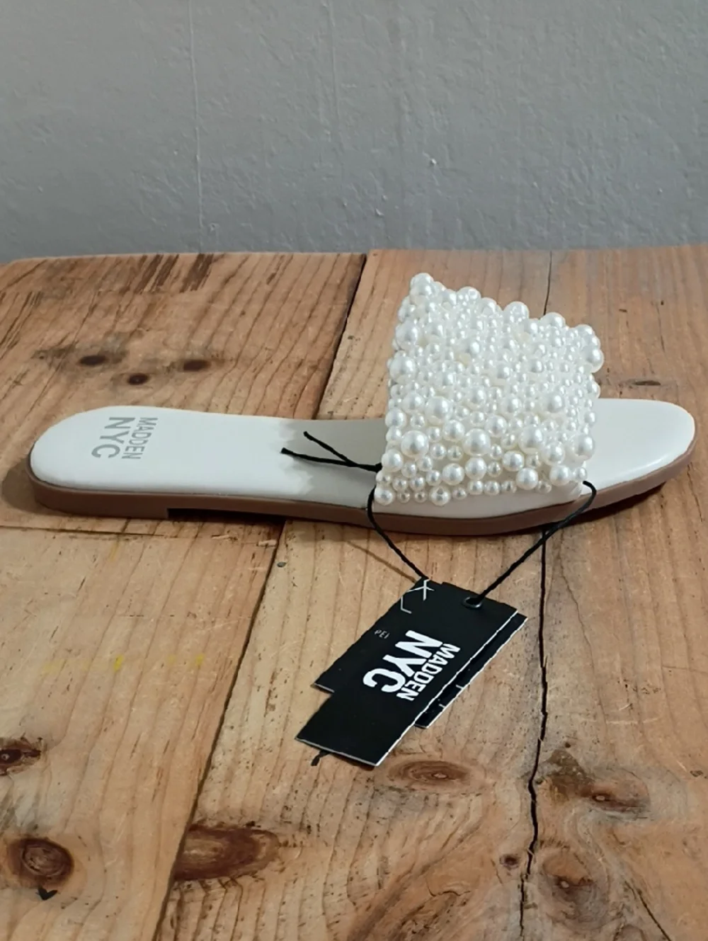 Madden NYC Women's Pearl Slip On Flat Sandal Size 9 NWT